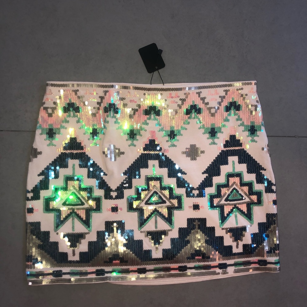 Express mini skirt